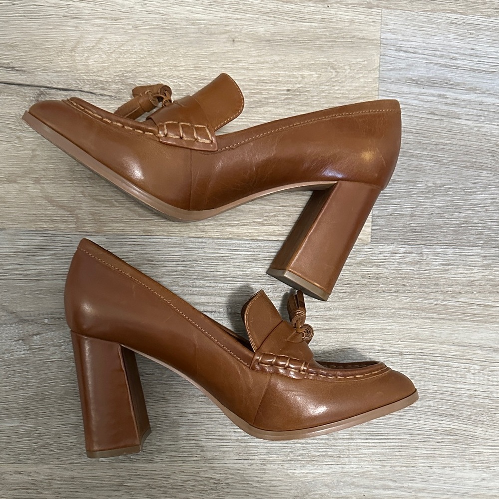 Vince Camuto Women's Tan Tassel Loafers